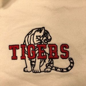 Short collared women’s shirt